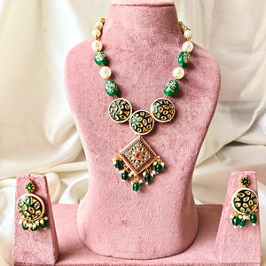 Green Meenakari Tumble Beads With Round Green Meenakari Kundan And Square Green, Red Meenakari Kundan Necklace
