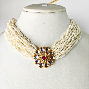 Seed Beads With Flower Type Kundan Necklace