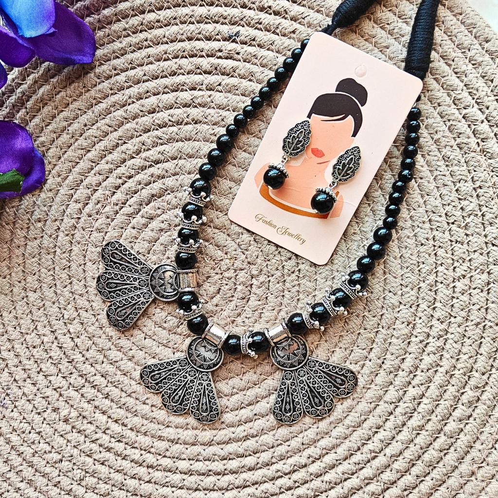 Black Beads With 3 Flower Shape Oxidized Pendant Necklace