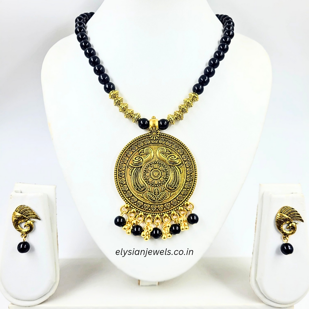 Black And Antique Beads With Antique Round Pendant Necklace