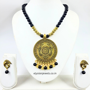 Black And Antique Beads With Antique Round Pendant Necklace