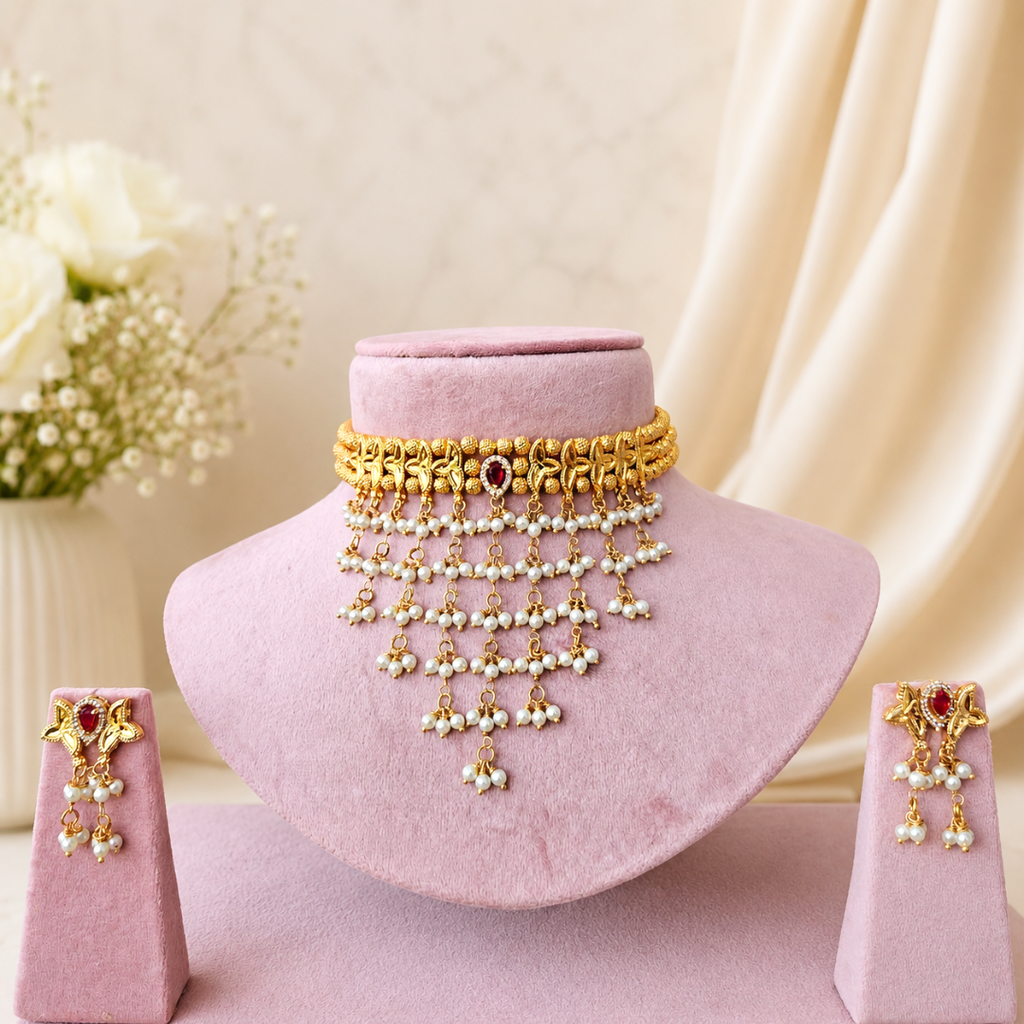 Maroon A D Kundan And Golden Moti Marathi Necklace
