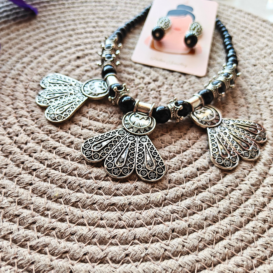 Black Beads With 3 Flower Shape Oxidized Pendant Necklace